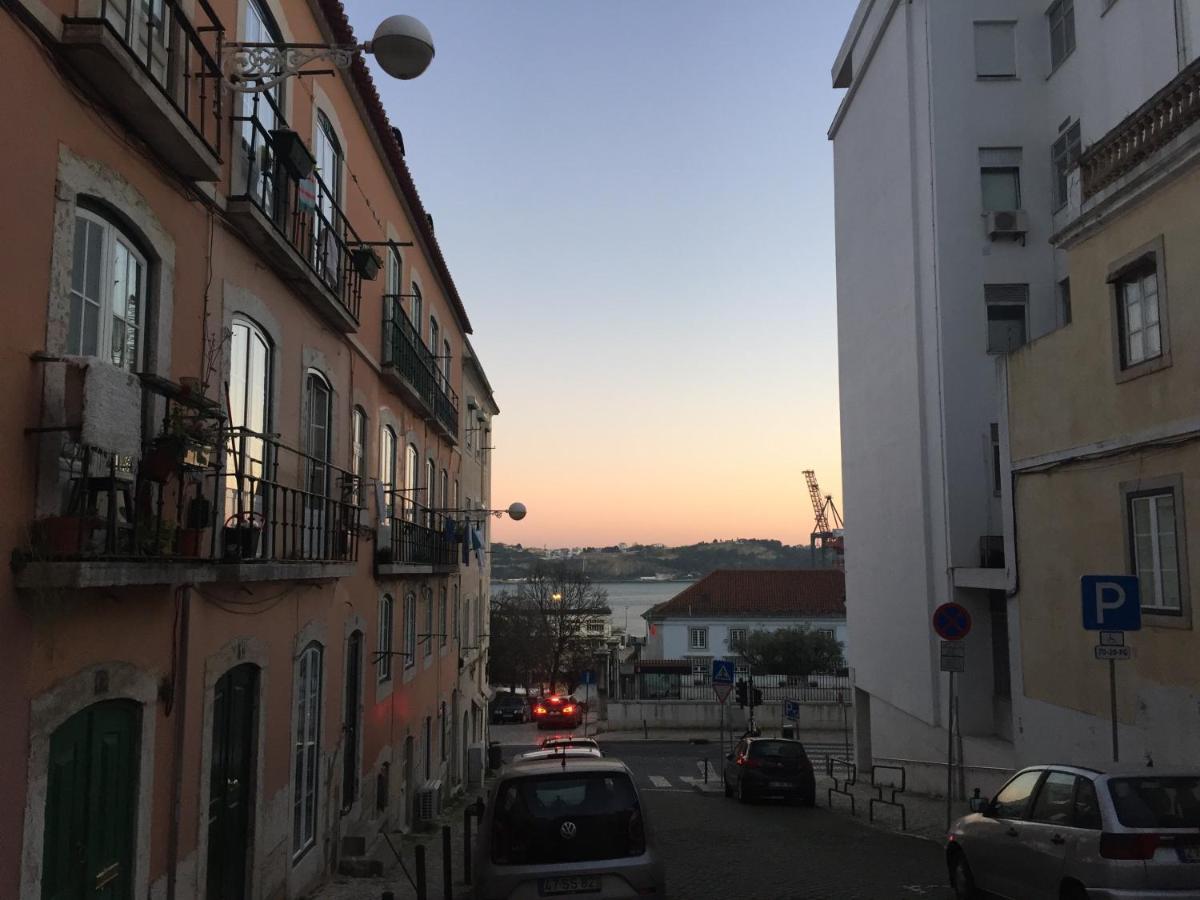 Romantic Apartment + Tejo River View Lisbon Bagian luar foto